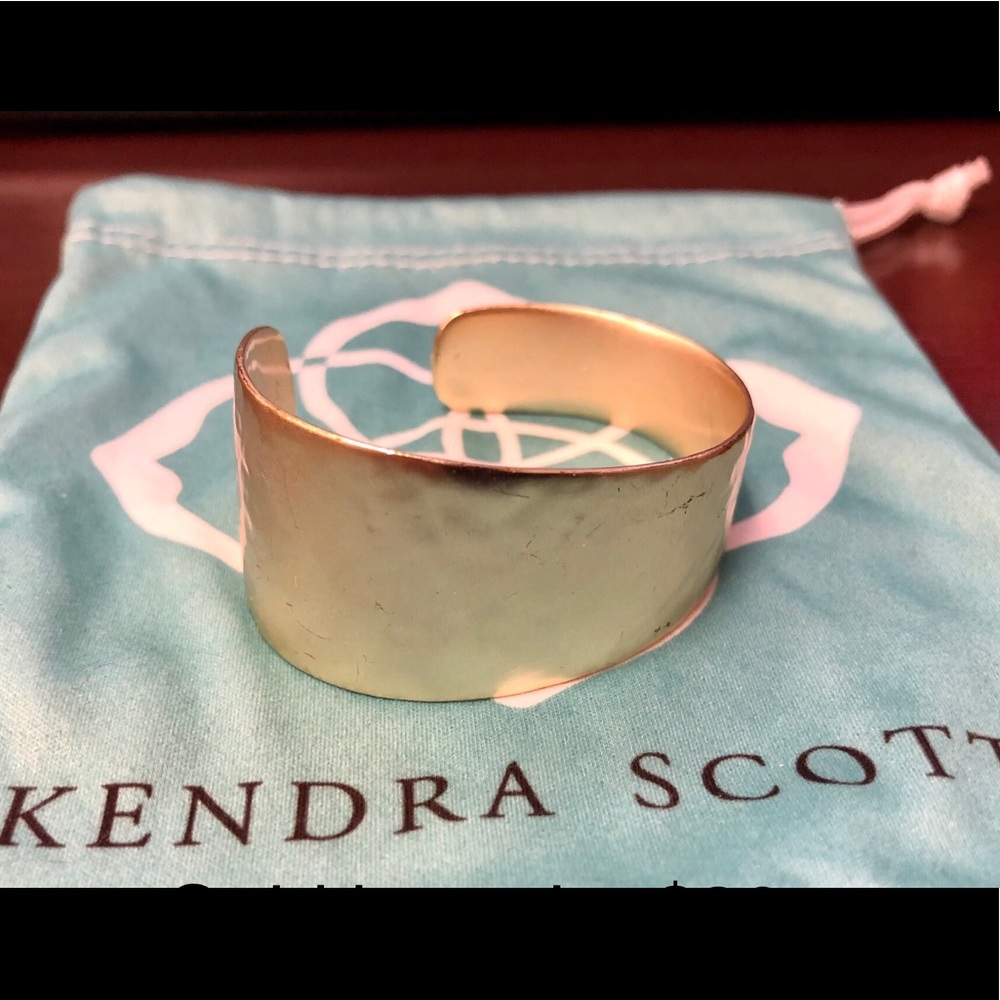 Kendra Scott bracelet